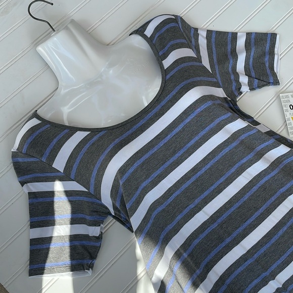 LulaRoe Striped & Printed Perfect T High Low Top-#0334 - Picture 9 of 12